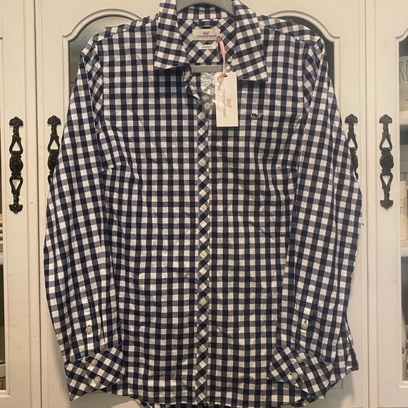 Women's vineyard vines button up. - Picture 1 of 2